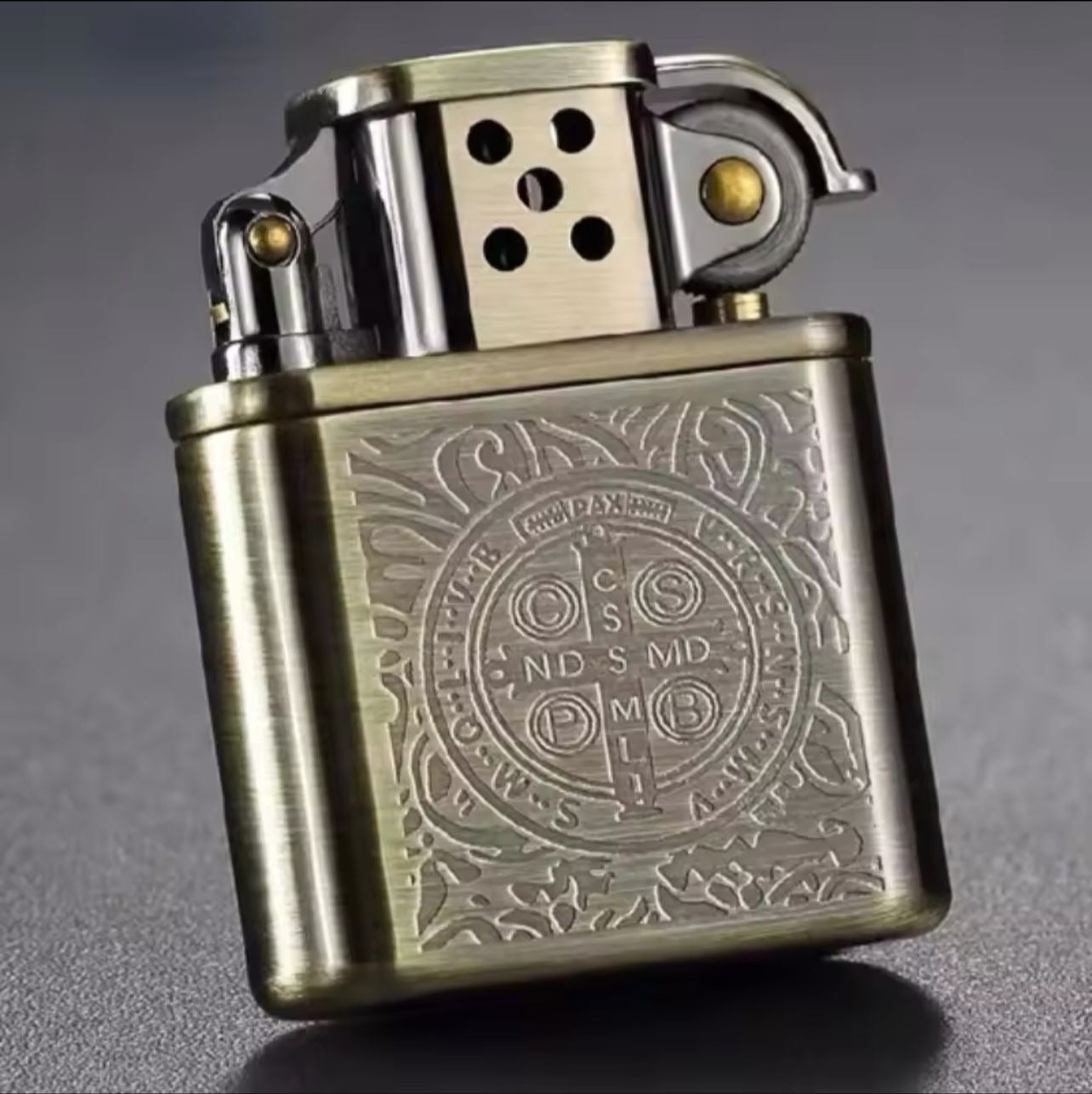 Encendedor Benedictino